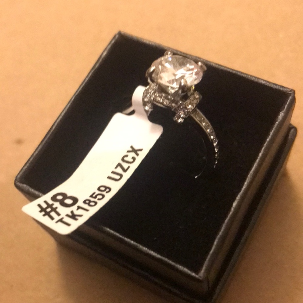 Sparkling 3 Ct Round Cut Cz💎Stainless Steel Engagement Ring Womens Size 8 & Box